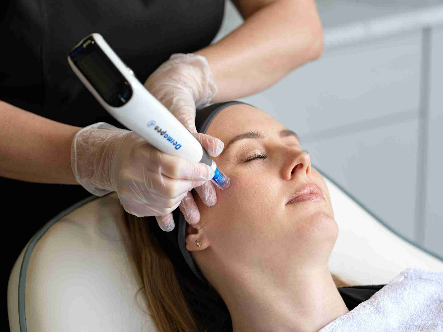 DERMAPEN 4™ ADVANCED MICRONEEDLING